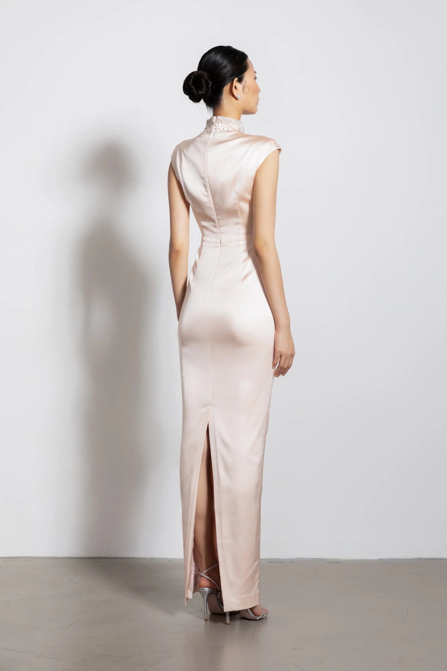 Li Gown